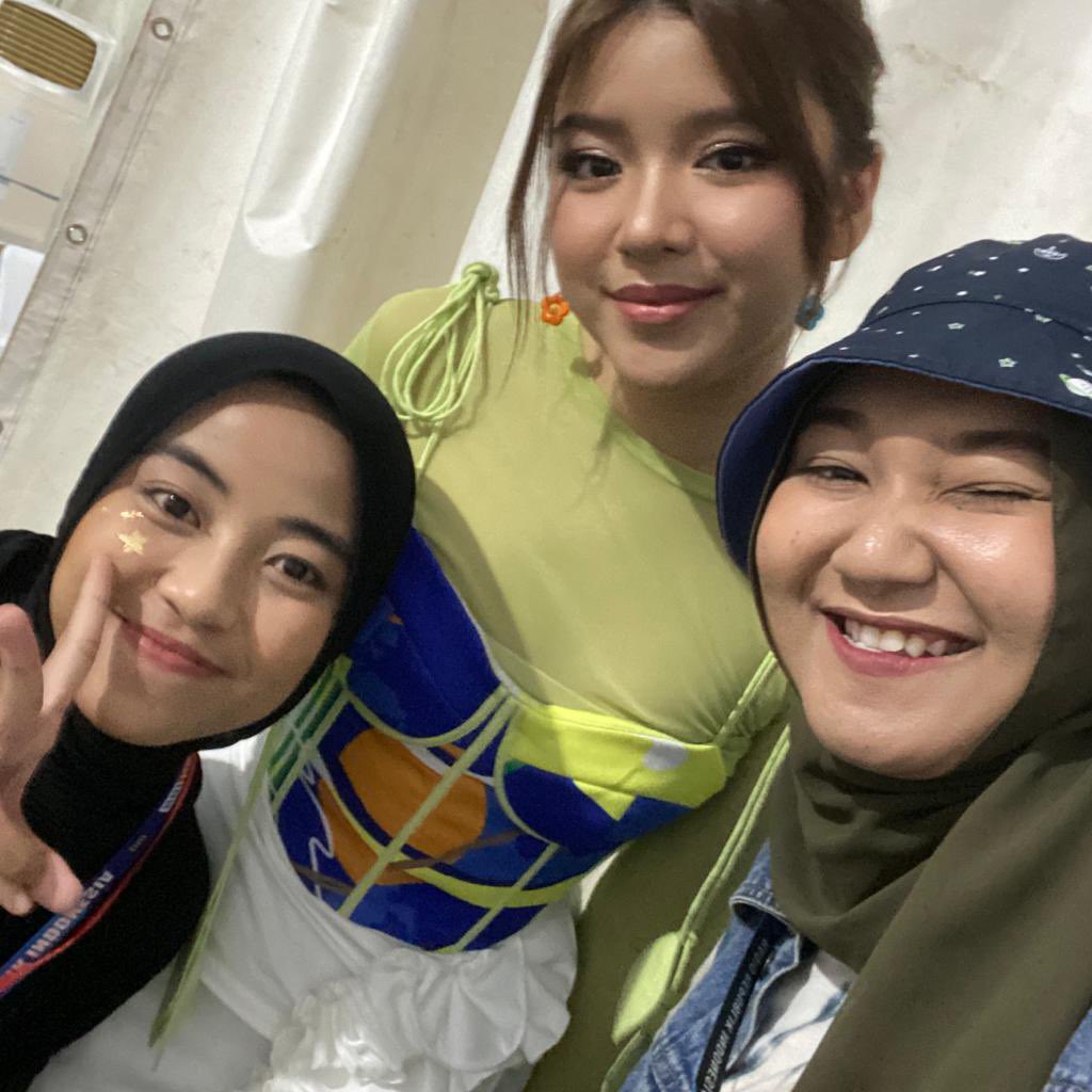 akkq167's tweet photo. kita jadiin galeri ajaaa deh takut ilang dihp https://t.co/Z6eK5OYrjv