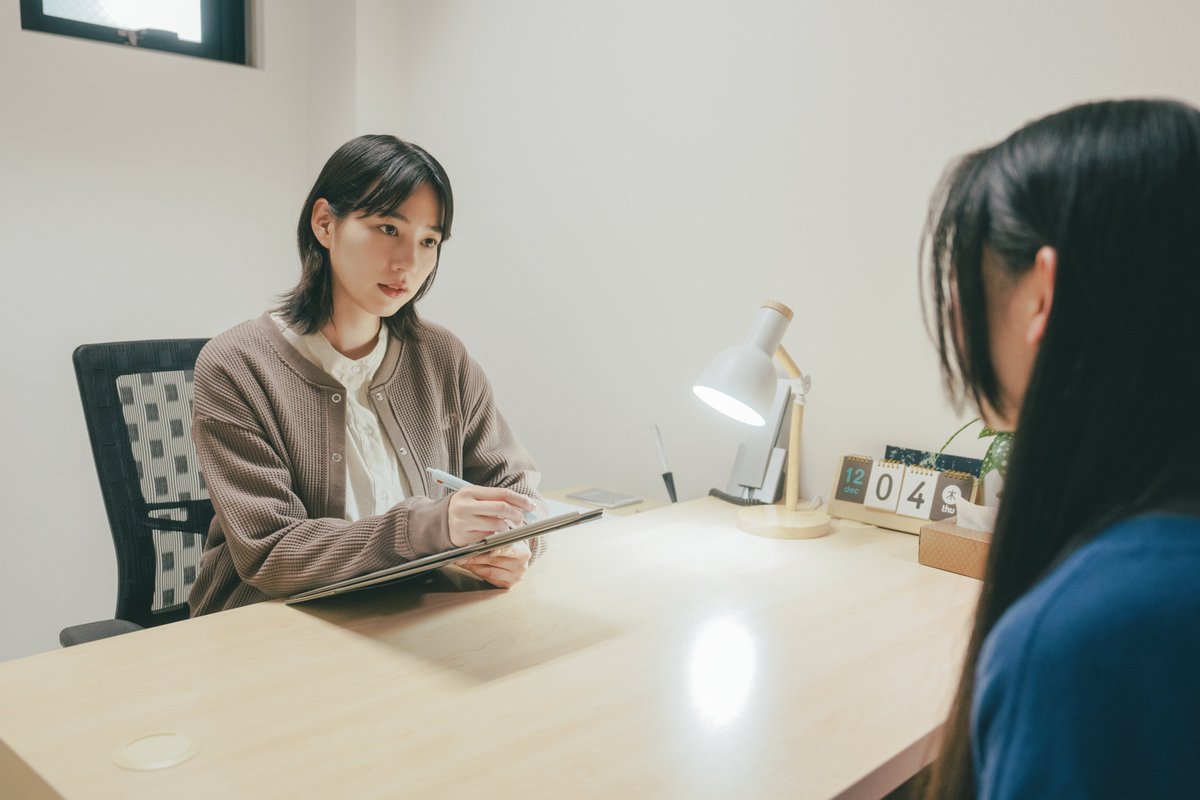 talent_databank's tweet photo. 映画『平行と垂直』本編映像が解禁

兄・大貴（安田章大）は黙々と仕事に向き合い、妹・希（のん）は寝癖のまま出勤！？
兄妹それぞれの日常を映し出す

▼詳細はこちら
https://t.co/xYTNUOg8PR

#平行と垂直 https://t.co/hkiF9u0ql9