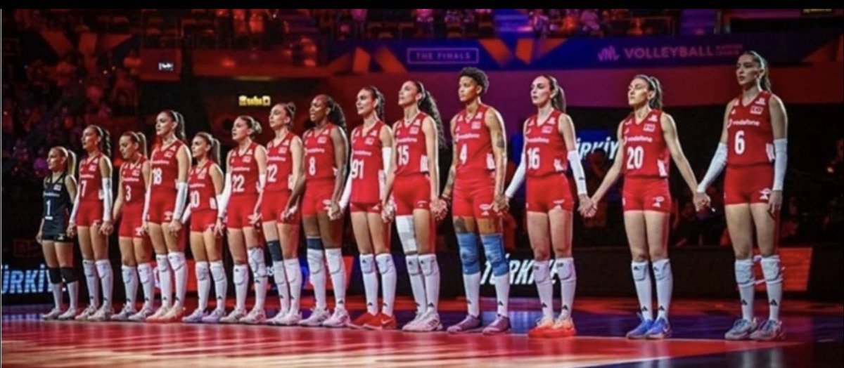 HsnBozkurt's tweet photo. Çin’i de 3-0 yenen A Milli Kadın Voleybol Takımımız finalde…
Tebrikler ATATÜRK’ÜN KIZLARI, gururumuzsunuz. 
#AtatürkteBirleşmeZamanı
#YenidenAtatürkCumhuriyeti
@TVForgtr 
@millitakimvb 
@add_genelmerkez https://t.co/ZucfNCNfbA