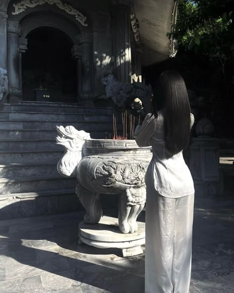 walterdenys's tweet photo. At the temple, a quiet moment with incense rising and prayers steady as the dragon-shaped incense burner watches over
MRsI https://t.co/0ZInlGgLrL
