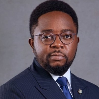 yeripros's tweet photo. Dear Seun,

On behalf of all of us who will be watching the interview tonight, I want to beg you to please ask sensible, objective, and issue-based questions. Don't waste our precious time with your usual old playbook style. 

Finally, any question you cannot ask Tinubu in the face, don't ask Obi. The fact that he's coming to your show doesn't mean you should take advantage of his simplicity.

If you misbehave, we go drag you like "I beta pass my neighbour" generator.

Thank you.