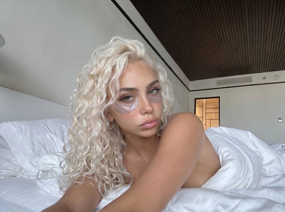 VeraSteelee's tweet photo. Are trans 🏳️‍⚧️ girls attractive??? https://t.co/HAzFGSnKes