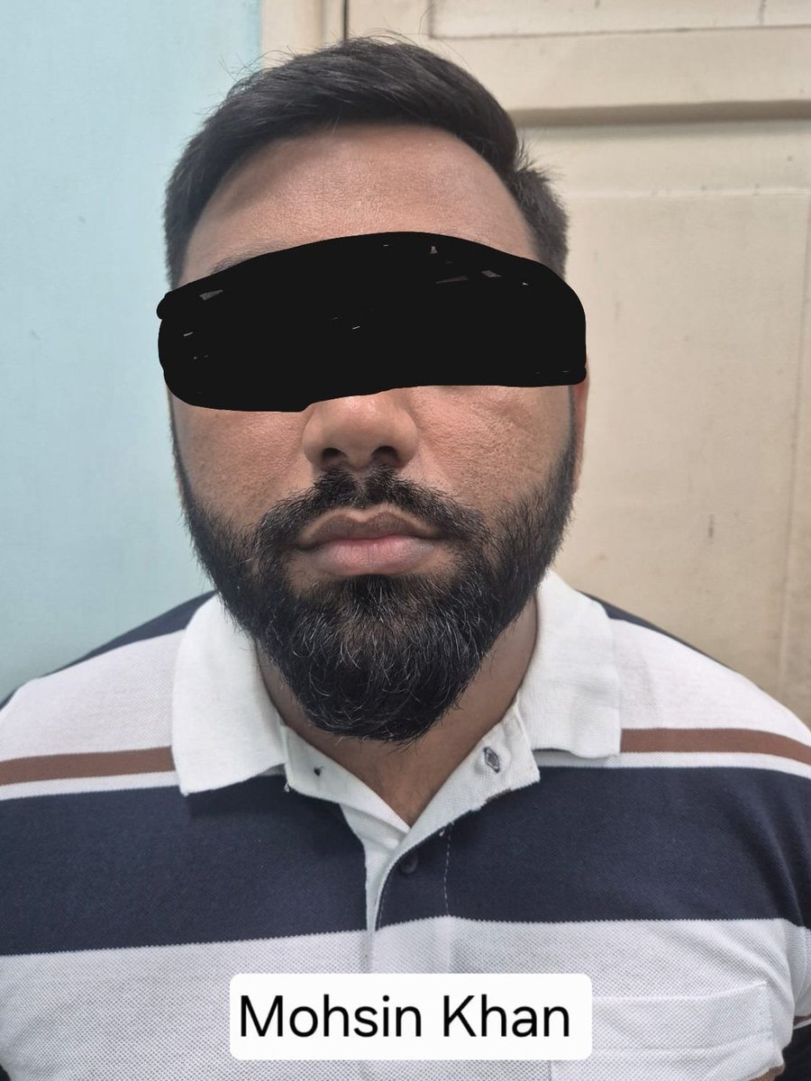 Profdilipmandal's tweet photo. कोलकाता में हिंसा करते पकड़े गए छात्र! औसत उम्र 40 साल. 

पुलिस और मीडिया ने 11 गिरफ्तार लोगों की फोटो जारी की है. इनमें छात्र कोई नहीं है. 

मुख्यमंत्री ने कहा था कि मत करो. सिर्फ छात्रों को करने दो. ये पहुंच गए हिंसा करने. कैमरे ने पकड़ लिया. https://t.co/5dR4EVByrG