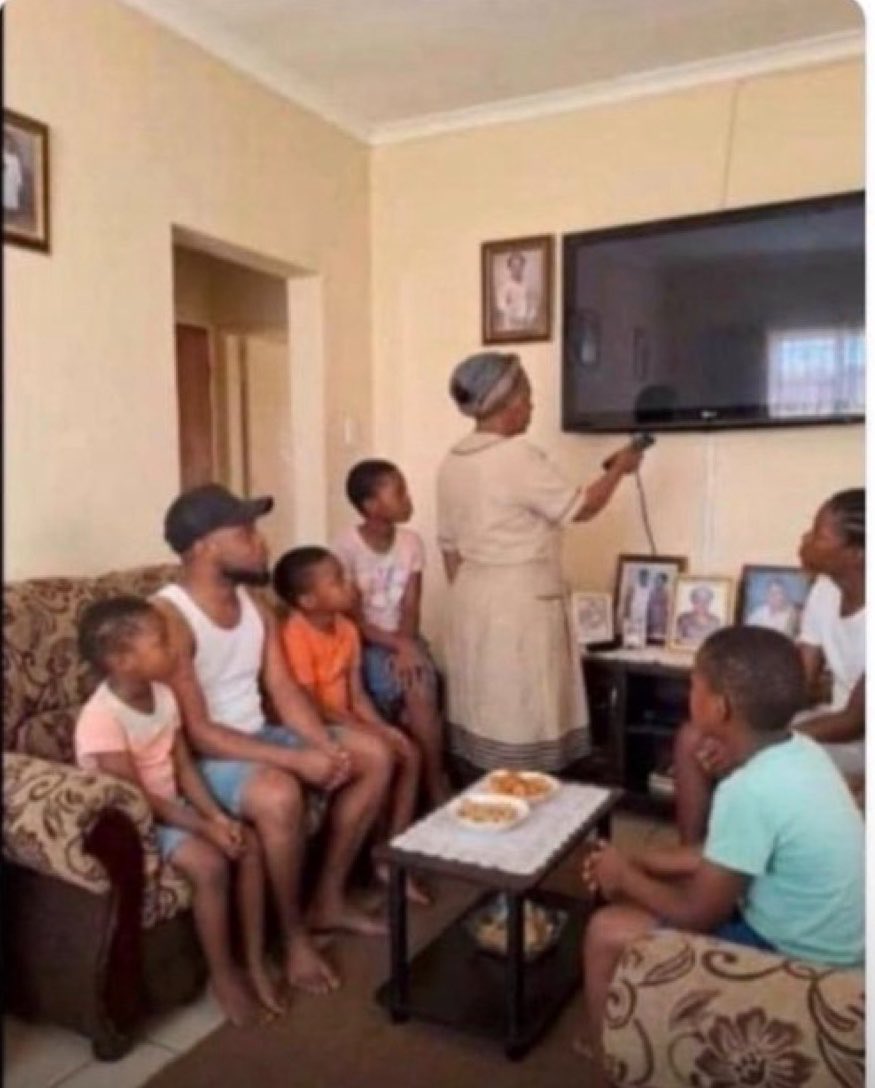 finest_mr2's tweet photo. African mothers for no reason,," let the TV also rest" https://t.co/ojXenjGReh