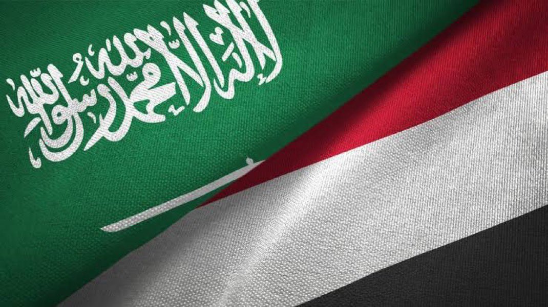 Columbuos's tweet photo. سمو وزير الدفاع من روس العرب من قبايل وايل.
واخواله شيوخ ومن قبايل همدان العريقة. 🇾🇪🇸🇦😎👍🏼

يعني نحن أقرب لليمن منك يالخوثي المستورد ومن كفيلك الايراني الفارسي. 

فهمت الرسالة ولا نعربك عشان تفهم؟ 

#السعودية_واليمن_مصير_واحد https://t.co/yJL7oEANZZ