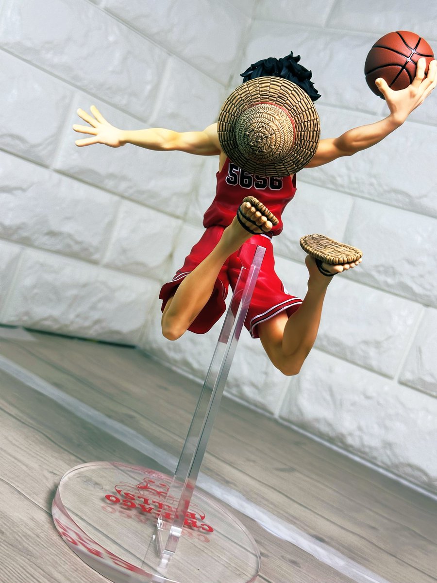 Tinus_FRch's tweet photo. ワンピースファンで元バスケ部員の俺得コラボフィギュアでした🤤✨
まぁNBAは全然詳しくないですが、、笑
言うてブルズは知ってました！
スラダン湘北カラーのユニフォーム良きすぎました😚
レイカーズと悩みましたが、自分はこっちにして良かったです😊✨ https://t.co/Xn23iHnwTV