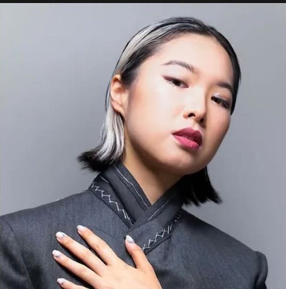 jimin_lil_devil's tweet photo. Former data scientist, Forbes 30 Under 30 honoree, and VX Media creative director Valerie Zhang, who has led campaigns for Dior Beauty and other global luxury brands, recreated Jimin's iconic Dior look.

👩🏻 Trying Jimin's dior look 😍 feel like a princess! https://t.co/G5slIvG1yA