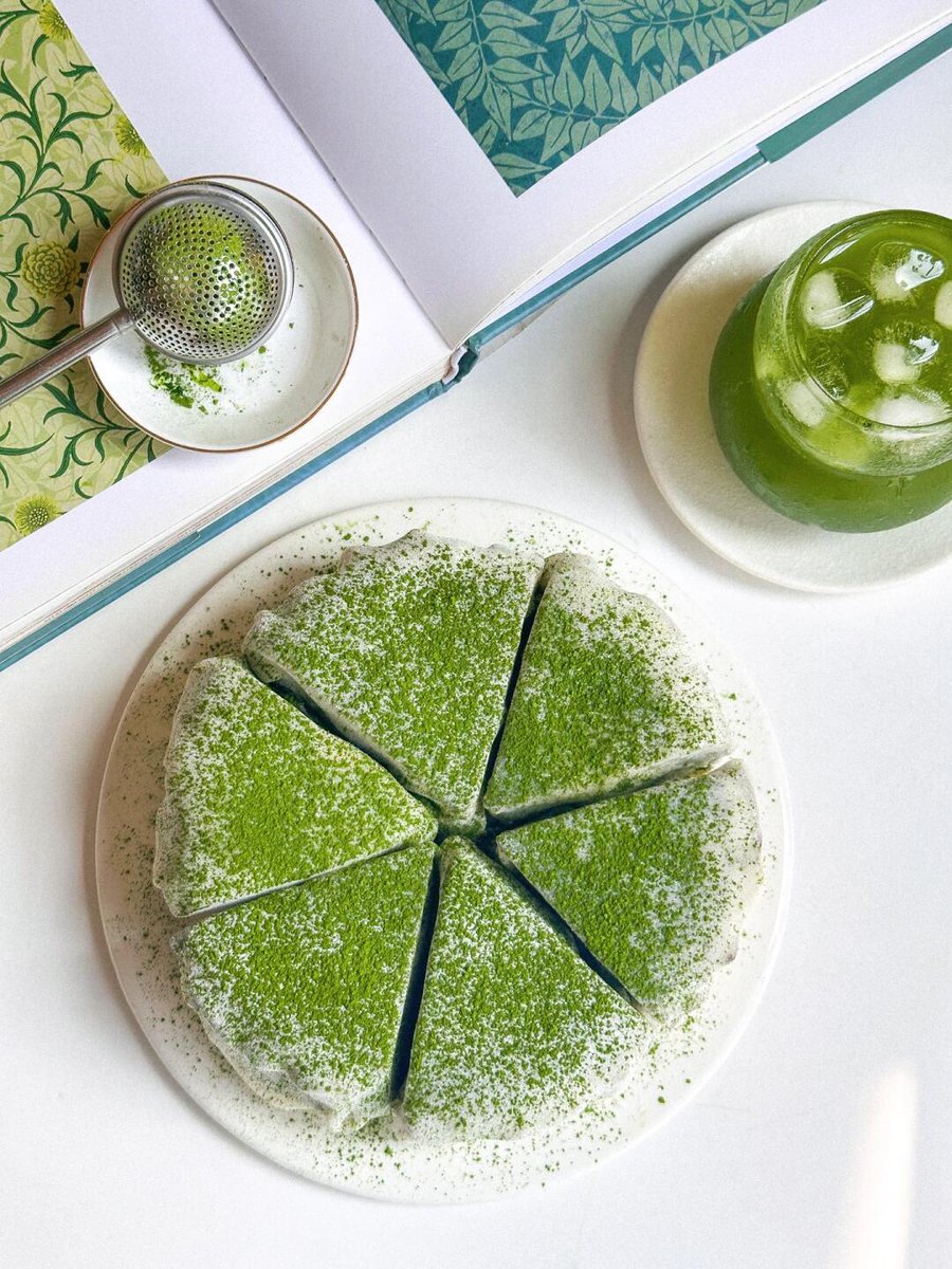 JoyJasper26483's tweet photo. Savoring the first bite of homemade matcha mochi on a rainy afternoon—soft, chewy, and full of cozy vibes. https://t.co/2PcSxRFmYs