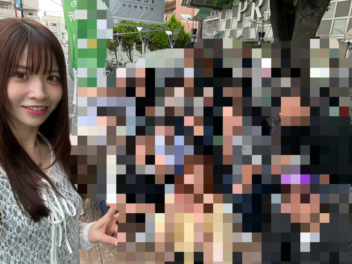 janbari_shizuka's tweet photo. なんの写真なんって感じだけど
最後までいてくれた皆様と記念写真笑

朝撮ろうと思ったけど、時間なかったのよねへへ

本日は　#PREST平間店様
2度目の来店でしたが、GODのおかげでプラスで終わりましたよ☺️

800GハマりのVVV2見つけたので
打つんだけど、1000枚減らしてしょんぼりしてたらファンキーでBIG3連チャンヾ(*'∀`*)ﾉうぇーい！！

楽しい1日でした✨

お越しくださったみなさま
ありがとうございました❀❀

色んなところから沢山の方が来てくれて目ん玉何回も飛び出たわ笑

感謝です🙇‍♀️また会いましょうね！
#PR