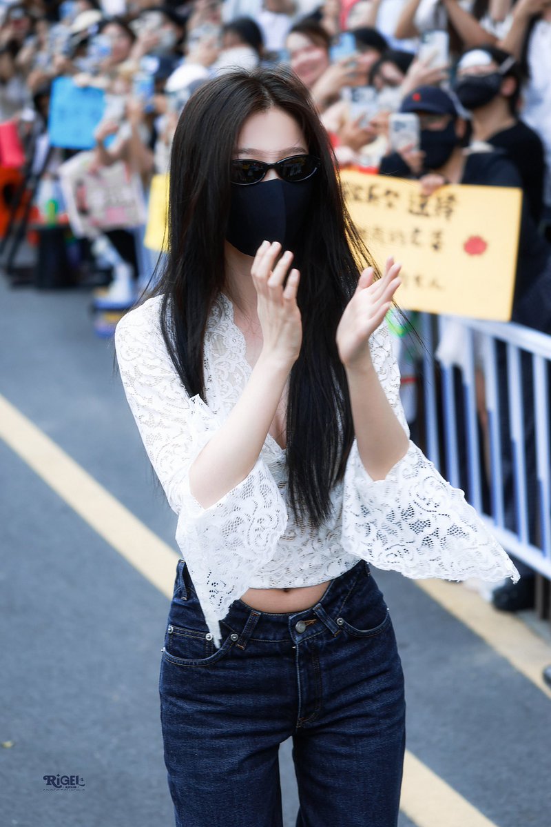 RigelEsther1218's tweet photo. 🫧sexy😍

#estheryu #esther #yushuxin #yushuxinesther #우서흔 #อวี๋ซูซิน #虞书欣 #虞书欣esther #长生骨 #ChangShengGu #何盼 #HePan #念相思 #LoveInTheShell #RoadToSuccess #灿如繁星 https://t.co/ltghtz2t2F
