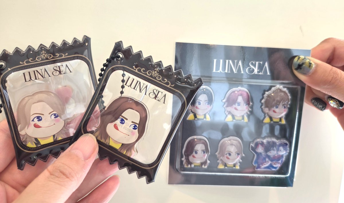 pyrock14's tweet photo. ペコシーグッズで最強のリズム隊ゲット😘#LUNASEA #ペコシー https://t.co/qTQCEN6KDN