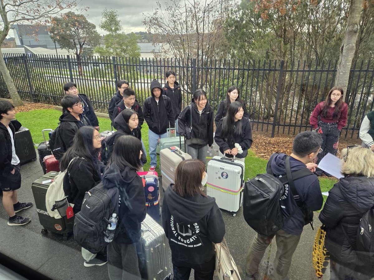 IchKokusai's tweet photo. 豪州短期留学１日目。無事にビーコンヒルズに到着しました。明日から学校です。 https://t.co/ymCq7rSerR