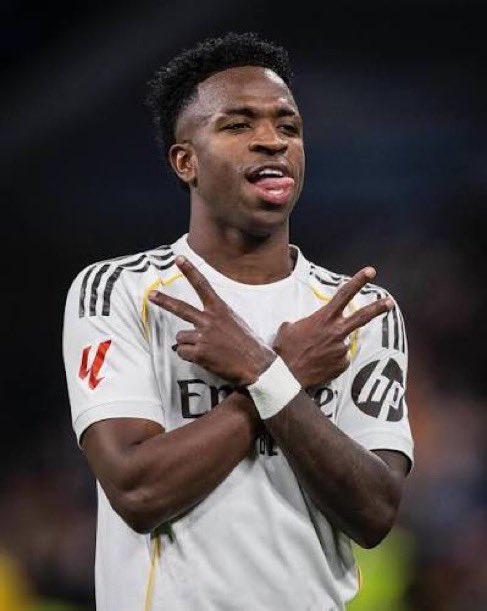 AFCJaccy's tweet photo. 💣🚨 Toni Kroos explains why a Vinícius Jr. move to Arsenal is highly unlikely.

🗣️ Toni Kroos:

“I understand why Arsenal fans would dream about Vinícius Jr. every top club wants players of his quality. Arsenal are one of the biggest clubs in England and they’re capable of attracting elite talent.”

“But football is about timing as much as ambition.”

“With José Mourinho now in charge of Real Madrid, I find this move extremely unlikely. José has always built his teams around players who can decide matches and Vinícius is one of those players. I simply can’t see him allowing a player of that importance to leave.”

“When you combine that with Vinícius’ role at Madrid, his contract and how highly the club value him, it becomes very difficult to imagine this transfer happening.”

“Never say never in football, but this feels like a rumour that’s generating excitement more than reflecting the reality of the situation.

#ViniciusJr #AFC