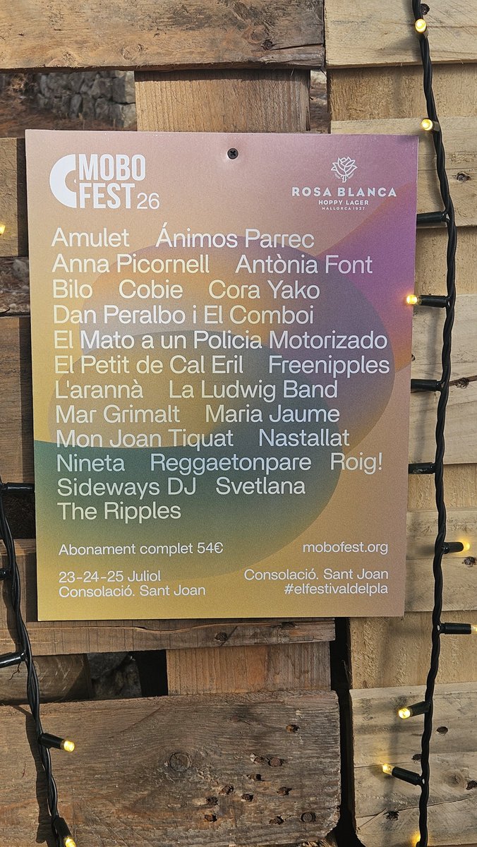 RafaCapo74's tweet photo. Ressaca de un gran vespre... Ja han passat anys desde que vàrem tocar els @RoigOficial la primera vegada fins ahir... Mil gràcies @mobofestOficial . https://t.co/Qff5bSYm8M