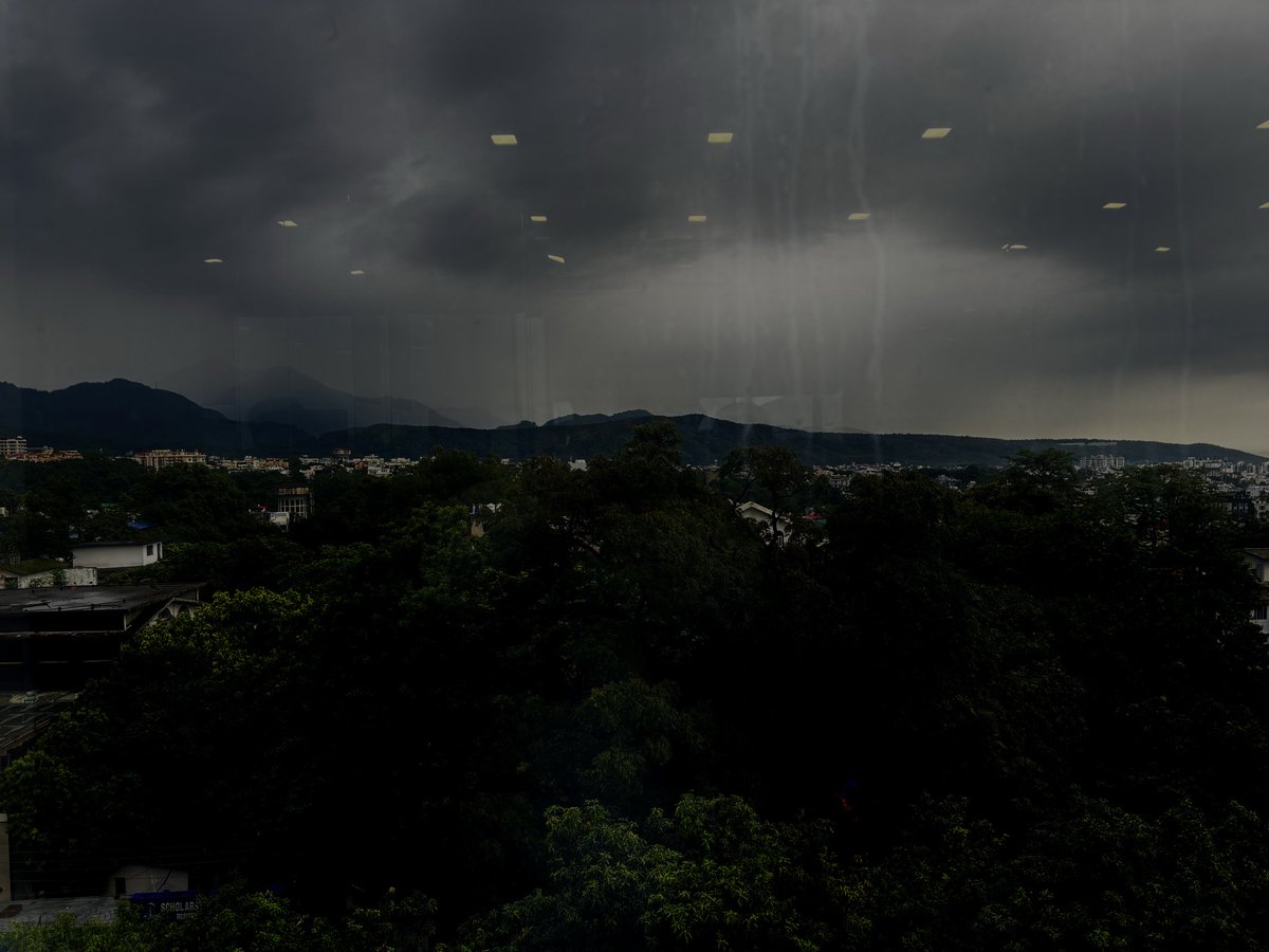 Romeo_B0's tweet photo. “Some storms don’t come to destroy you; they come to show you what was never meant to stay.” 🖤🌧️ https://t.co/I15rYghIVq