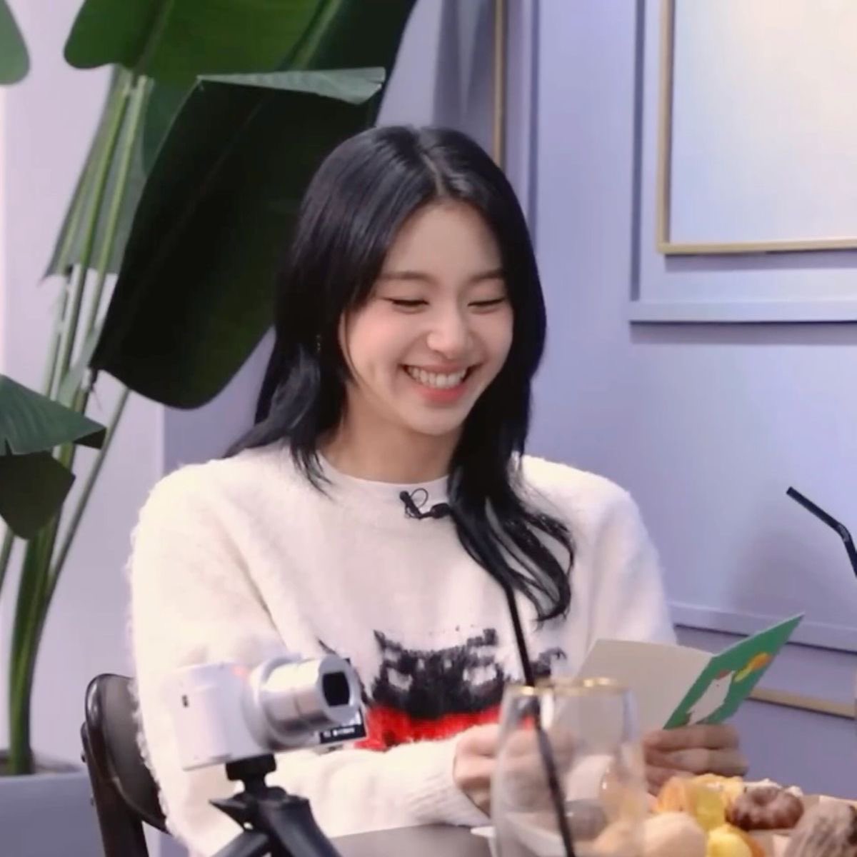 ganodermas2's tweet photo. 푸핰ㅋㅋ부끄러울때이렇게웃는거ㅈㅉ기여워죽갠내 https://t.co/aS0f2OEK3b