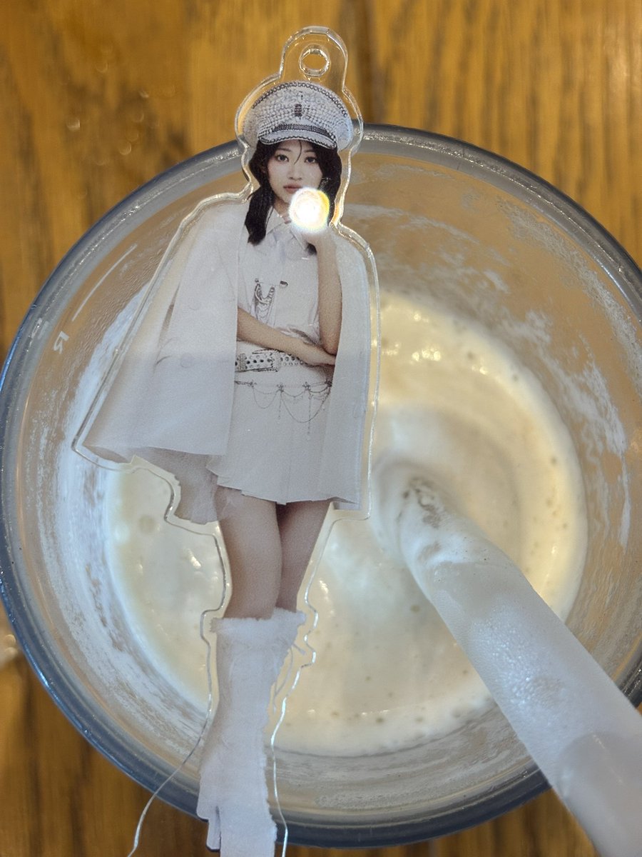 ringuvv's tweet photo. 어…일단 흰색이길래 찍어봄 https://t.co/t2FIdv1QZG