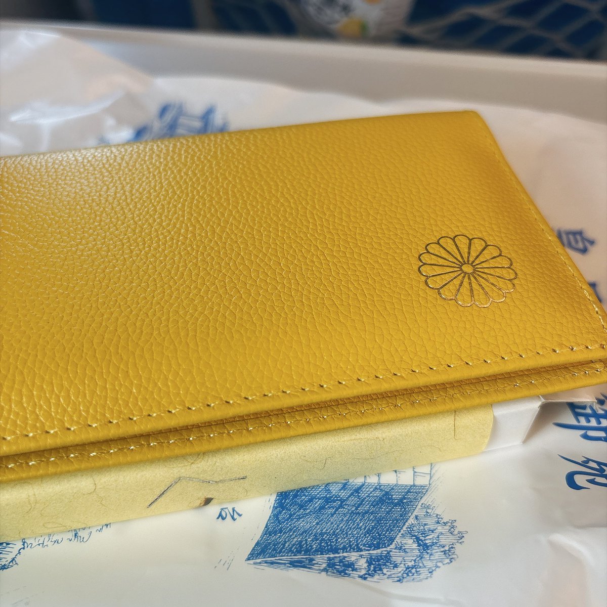 _gentian72's tweet photo. 皇居財布を得た！推し色可愛いすぎる〜このしっかりした作りで2000円はあまりにもお安い https://t.co/KbREJXfitf