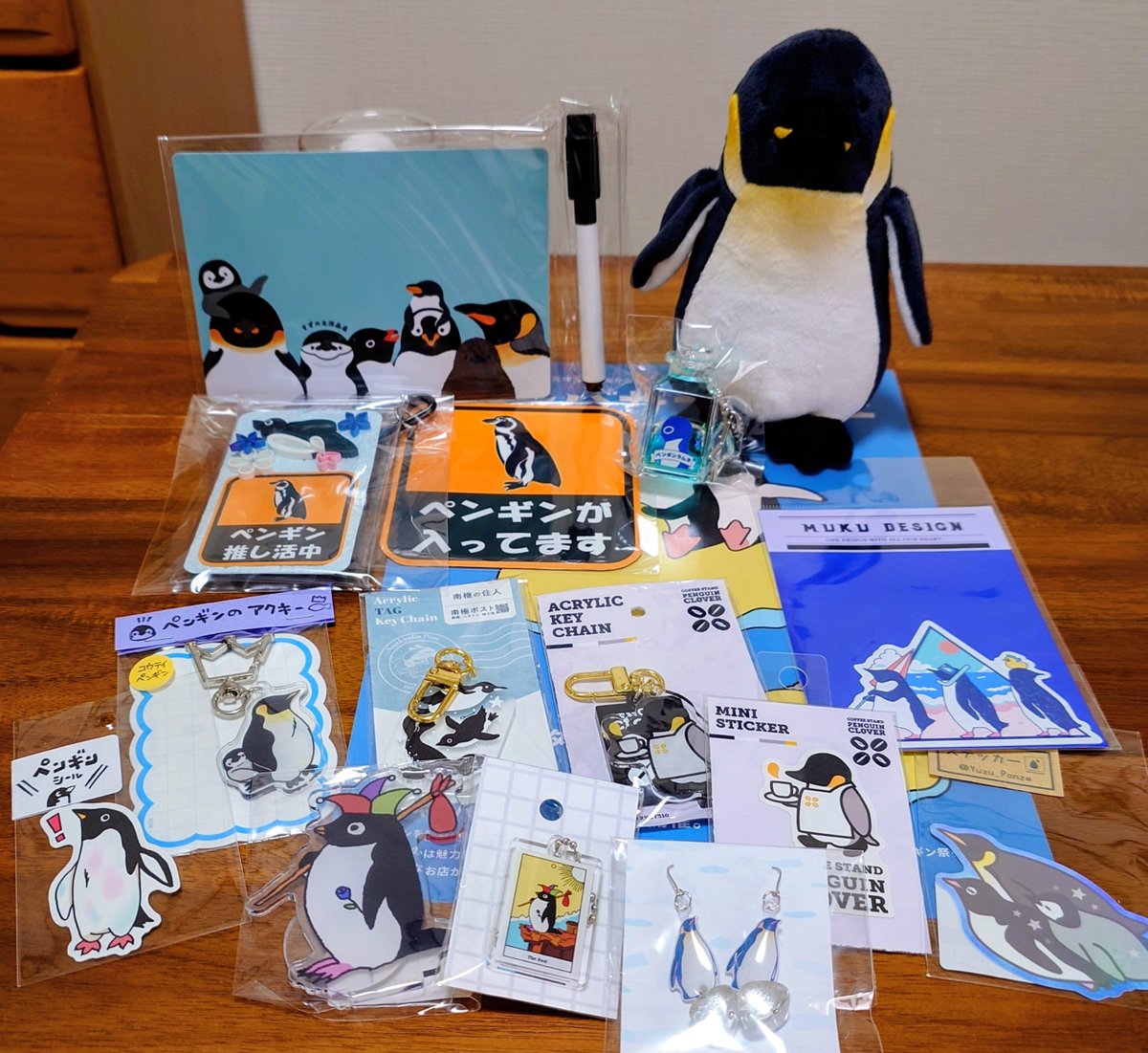 komakoma_VMG's tweet photo. #神沢澪 さんのアクリルブロック
#323工房 さんのランプ
が欲しくて行った #ペンバザレイクタウン 予想外に散財してしまった💦
もうお目にかかれないと思っていたペンギンライトガチャがあり、思わずオトナ買い→ヒゲとアデリーかぶり🤔 https://t.co/uHwv1oaBSj