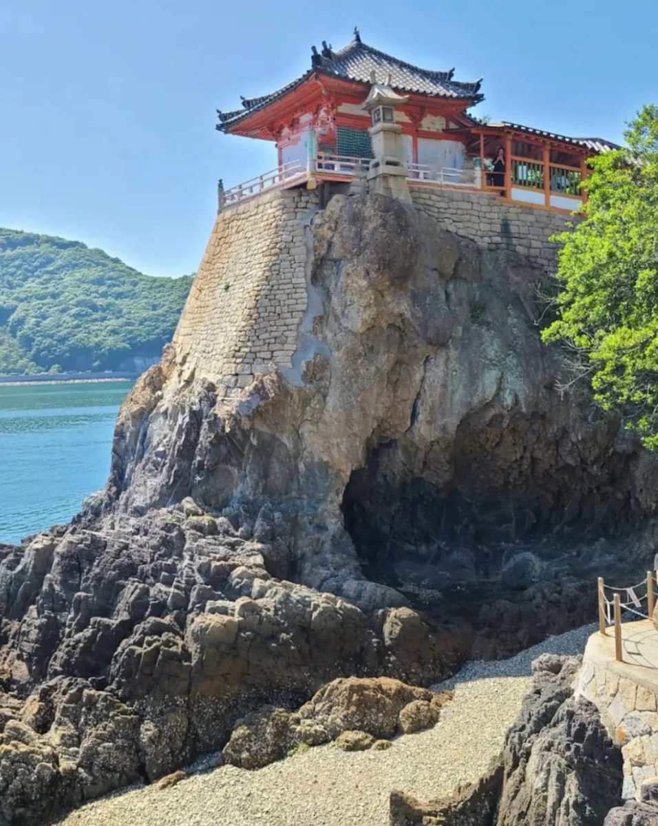 mikunin0130's tweet photo. 阿伏兎観音
あぶと本館/福山   鞆の浦 https://t.co/wUT3Yxhj8Q