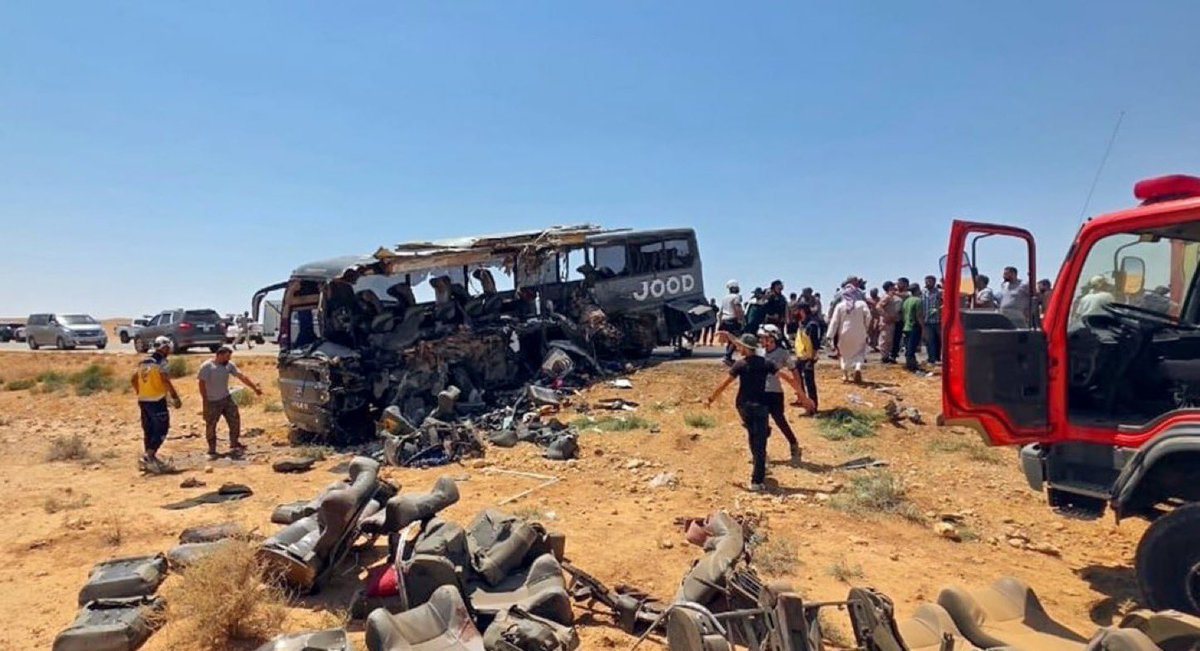 mustafa_agha's tweet photo. خالص العزاء لذوي المتوفين من الحادث المروع بين حافلتي ركاب على طريق دير الزور _ دمشق والذي ادى لوفاة 35 شخصاً وإصابة 30 آخرين وامنياتي بالشفاء العاجل للمصابين ... 
#سوريا https://t.co/psy28sfZ5m