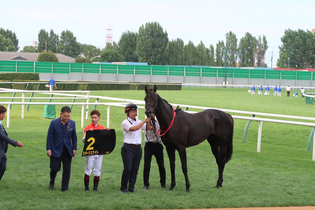 dshisan's tweet photo. 札幌11R
札幌日経賞

4歳馬ミラージュナイトが混戦の2着争いを尻目に早め抜け出し押し切り
これで札幌は3戦3勝で初のリステッド勝利となりました

菊花賞や目黒記念でも善戦した位の馬だし札幌のみならず今後、長距離路線で楽しみな1頭
おめでとうございます

#札幌日経賞
#ミラージュナイト
#西村淳也 https://t.co/WhXljiNQPo