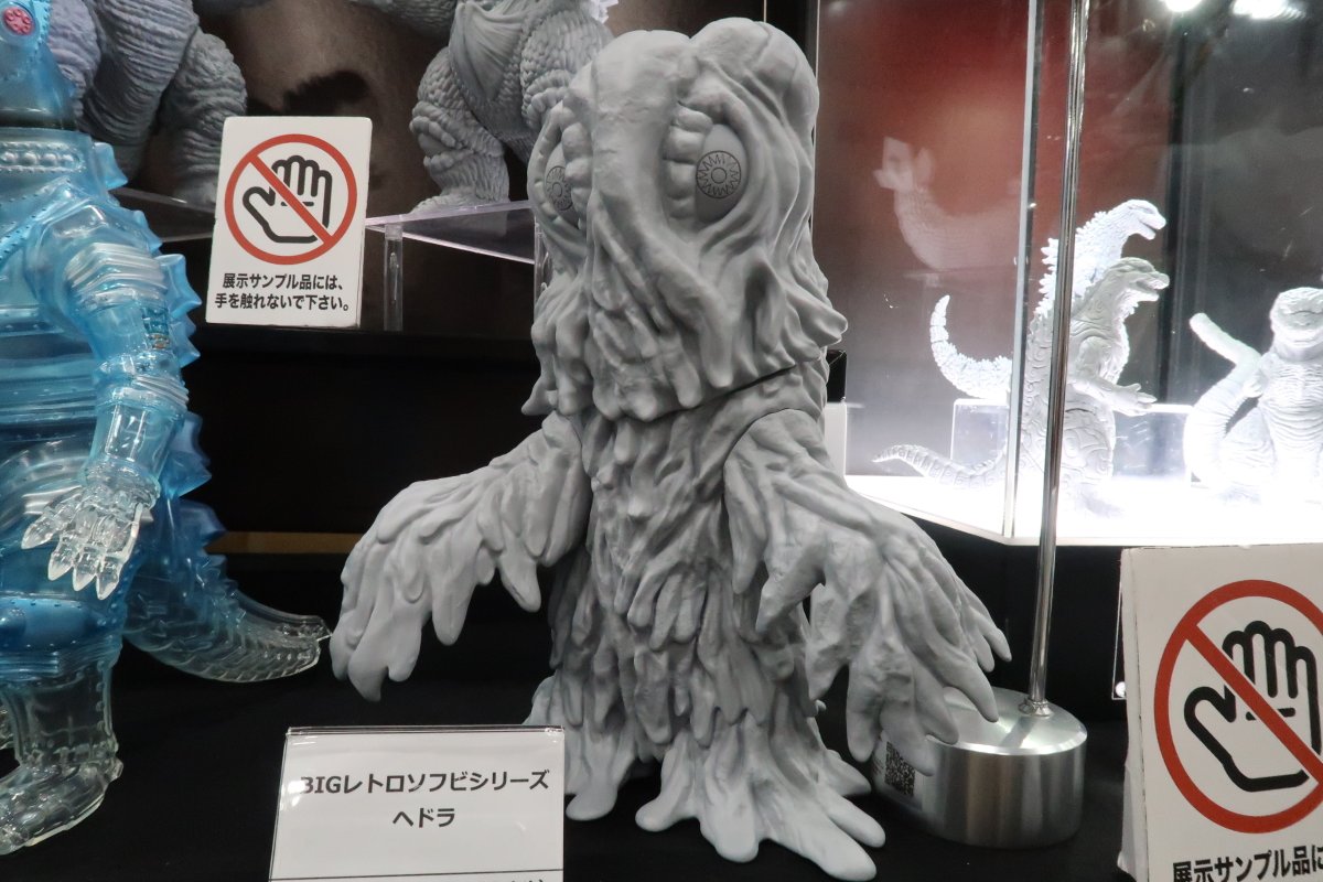 rakutenbooks's tweet photo. ＼📢会場レポ／
ワンダーフェスティバル2026[夏]
 
『CCP』ブースでは、
ガメラ・ヘドラ・ゴジラが登場🔥
 
見ごたえ抜群の多彩なラインナップ✨
ひとつひとつ目が離せません👀
 
#WF2026S #ワンフェス2026 https://t.co/BkJcqWYhDU