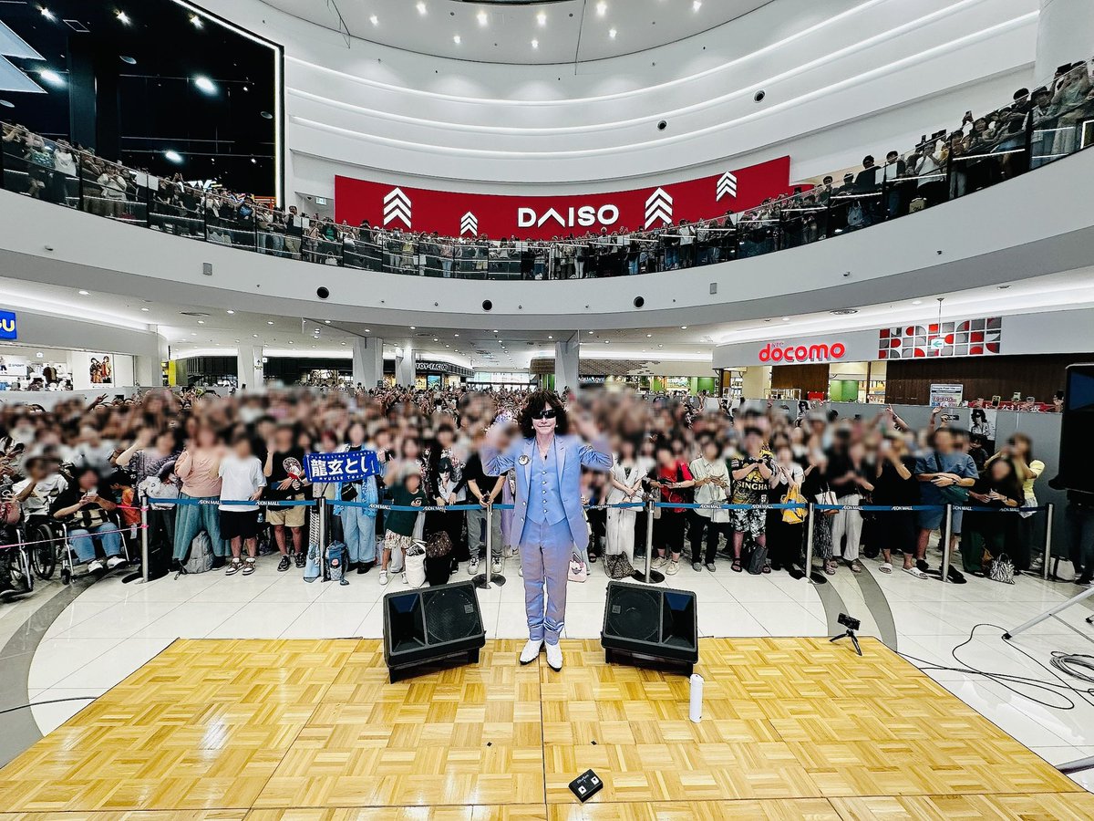 Toshlofficial's tweet photo. #リリイベ　岐阜県土岐市　感動とともに終了いたしました！
おかげさまで、今回も巨大駐車場満車男さんもご登場いただき、オープン以来最高の来客⁉︎😳 #imasingervol4  リリイベ有終の美を飾っていただきました！
みんなみんな、最高ダァー❣️
本当にありがとう、嬉しいです！ https://t.co/z0B9otpliA