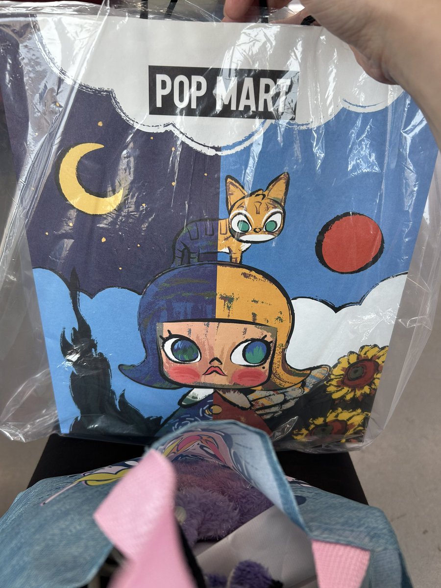 ma0129mi's tweet photo. 用事で都内まで行ってきたけど、帰りにPOP MART寄って…買っちゃったwwww

あーんお財布の紐が💸💸笑 https://t.co/fd3w9ycQ0e