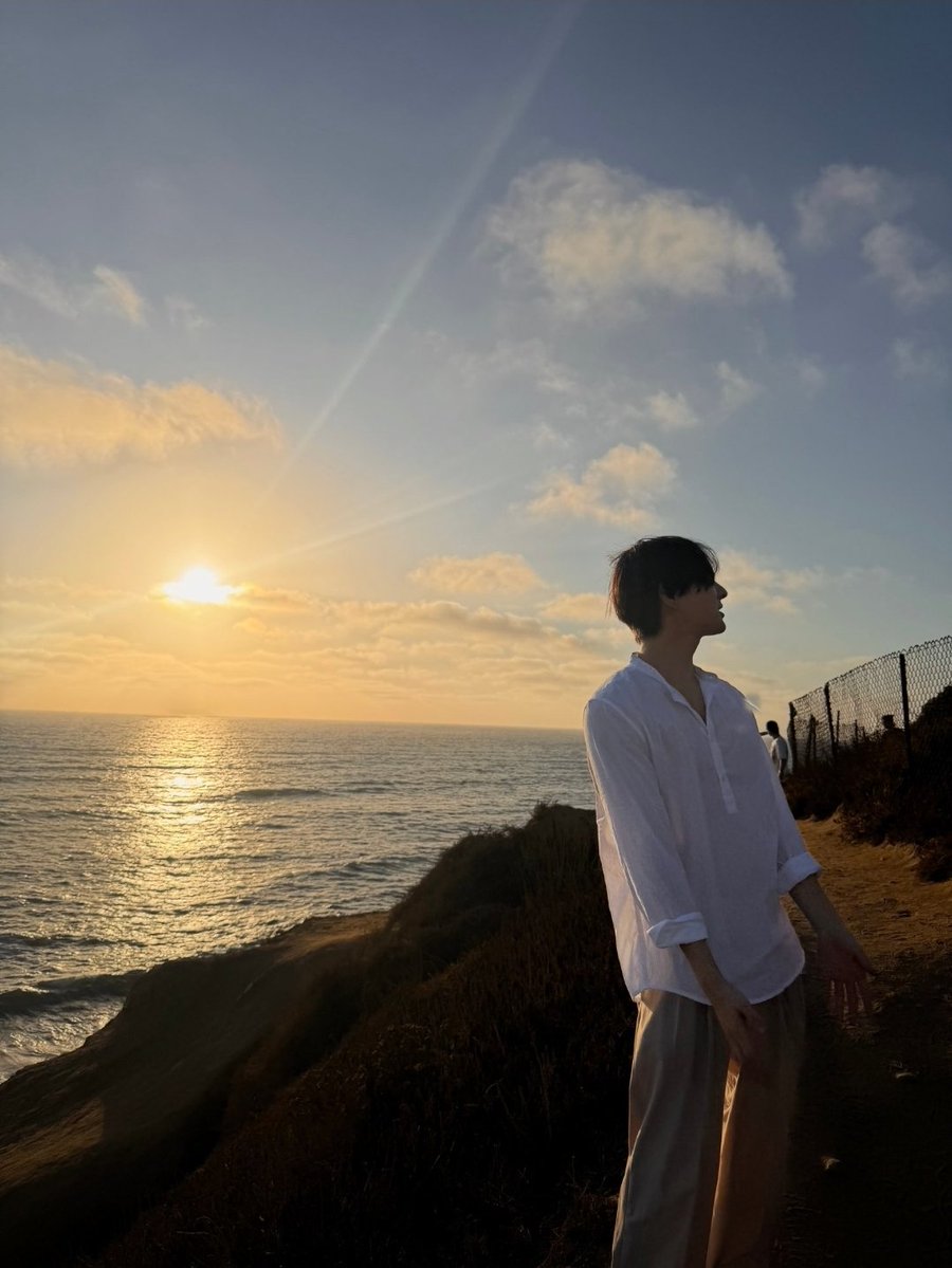 AsiaEnhypen's tweet photo. WVRS | 260726

#JUNGWON 🌟 wrote a post:

in San Diego ❤️ 

(1)

#정원 #ENHYPEN #엔하이픈 @ENHYPEN_members @ENHYPEN https://t.co/t7aWAyQHSi