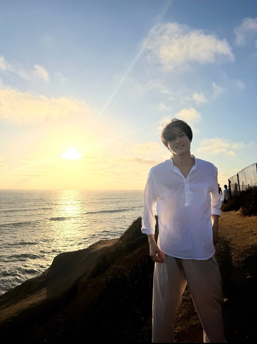 AsiaEnhypen's tweet photo. WVRS | 260726

#JUNGWON 🌟 wrote a post:

in San Diego ❤️ 

(1)

#정원 #ENHYPEN #엔하이픈 @ENHYPEN_members @ENHYPEN https://t.co/t7aWAyQHSi