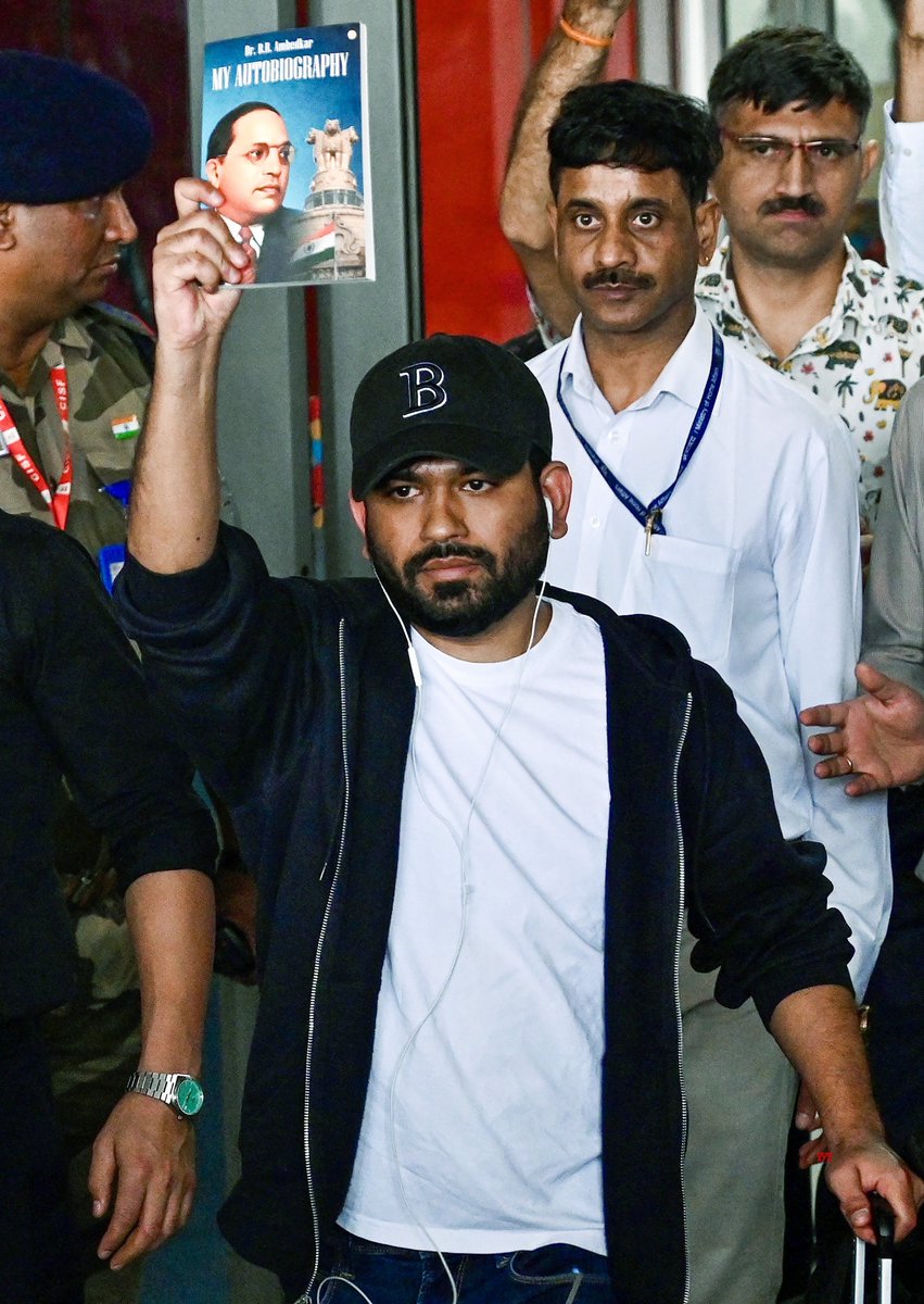 Desi king tweet media