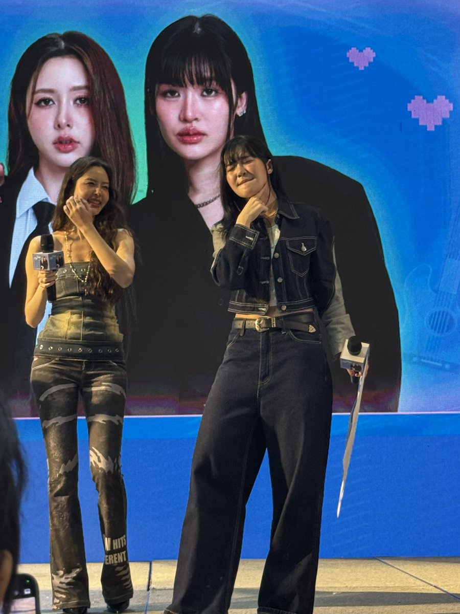 Lixinyixl35's tweet photo. 见到她们的时候我激动到不行！她们对粉丝特别温柔宠爱，全程都在互动回应大家，整场见面会氛围热闹又热烈，体验感拉满！英文

@calledmemyyuk @chanyaduval 

#WANVxMyyuChanya
#MyChan
#MyyuKhawisara #chanyaduval https://t.co/mUrtQkAiBE