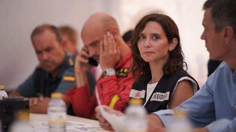 javierjuantur's tweet photo. Por la boca, muere el pez.
Carlos Novillo, consejero de medio ambiente con Ayuso: "Madrid dispone del operativo antiincendios más potente de Europa". 
Lo dijo 2 dias antes de implorar ayuda del Gobierno Central, y aseguró que la región contaba con medios suficientes. https://t.co/wHfg7rR7e0