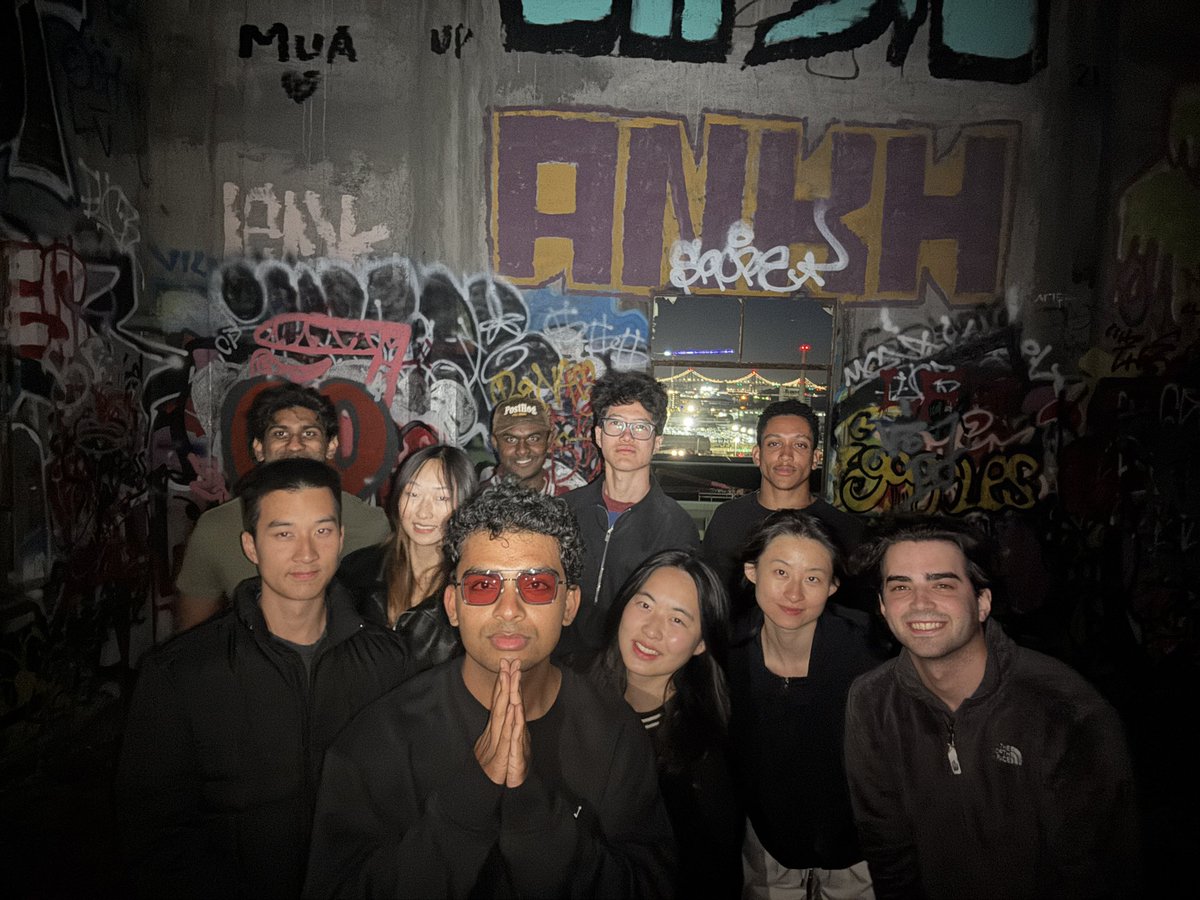 maherrhasann's tweet photo. highest signal yc afterparty @nicoleegong @yuqih @tharunxz https://t.co/9ekLWTNp3t