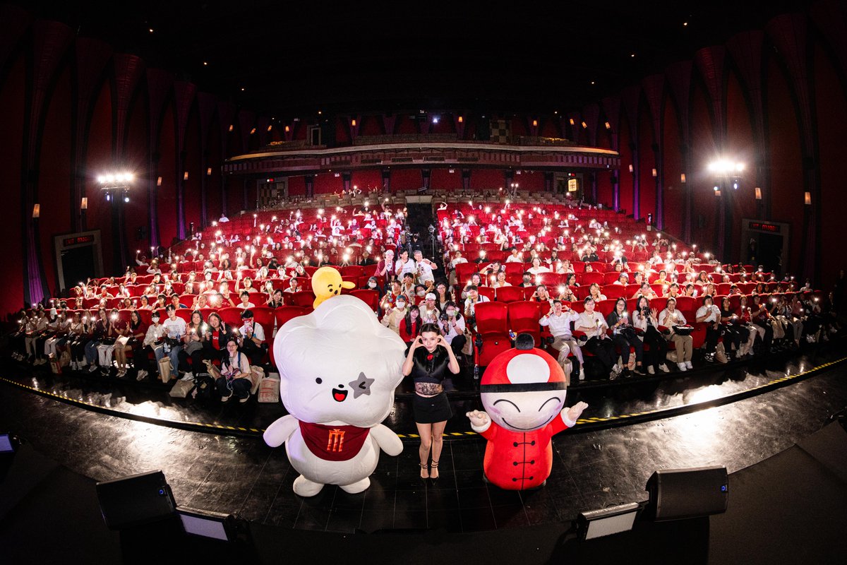 taokaenoi_club's tweet photo. เดทแรกกับเบ็คกี้ผ่านไปแล้ว เดทต่อไปเมื่อไหร่ดีน้า~?
.
ต้องขอขอบคุณแฟนๆทุกท่านที่สนับสนุนให้เกิดเดทแรกของเราในครั้งนี้ด้วยมากเลยนะคร้าบบบ
.
สำหรับภาพ Group Photo สามารถเข้าไปรับรูปใน link นี้ได้เลยคร้าบ >>>  https://t.co/Z2sXeD70HY
.
#สาหร่ายอบต้องเถ้าแก่น้อย #Taokaenoi #RebeccaSnackFirstDate
