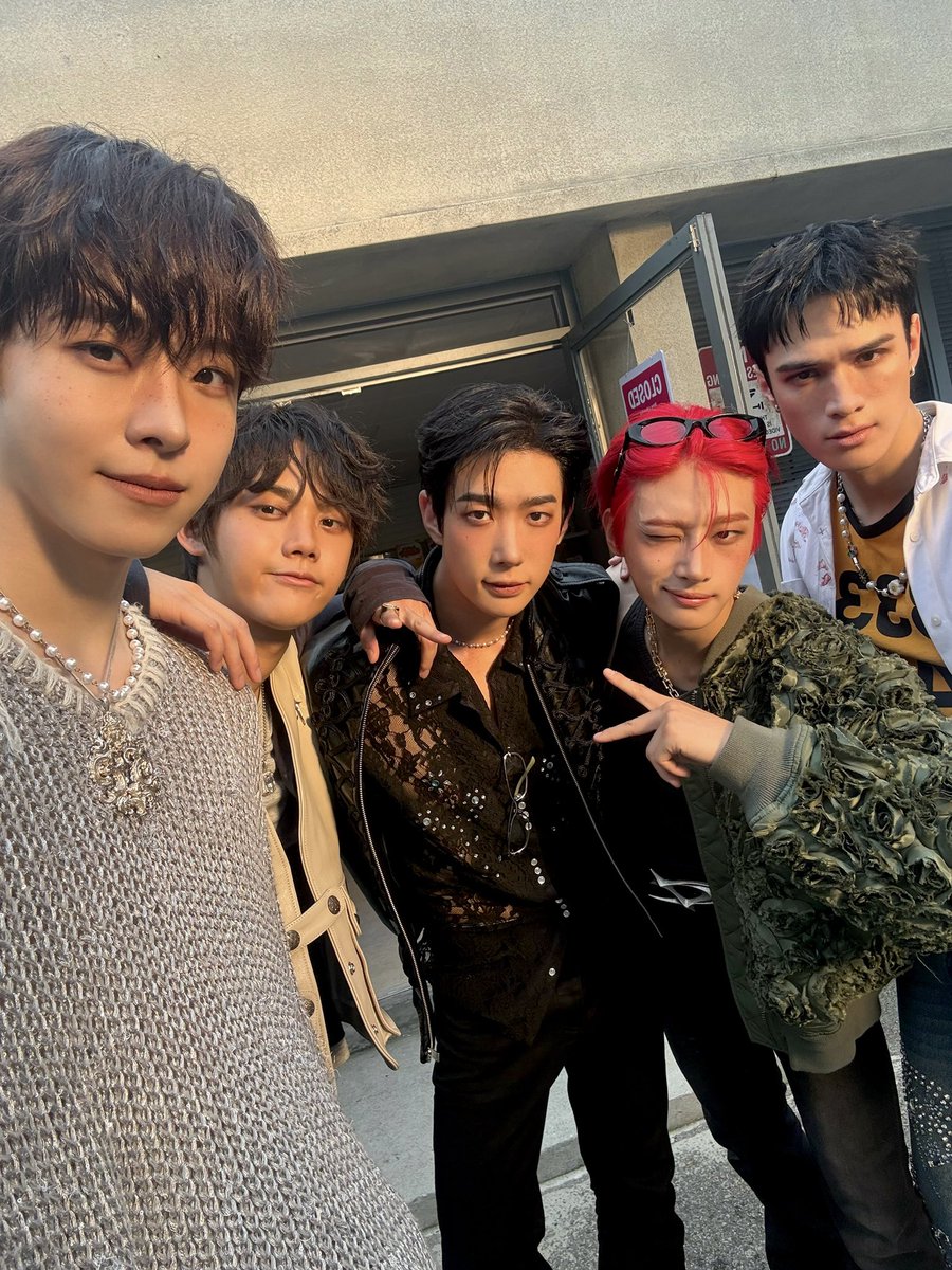 onepact_'s tweet photo. [ONE&amp;BEHIND❤️]

📡 ─── 100% connected💖

#ONEPACT #원팩트
#TUNED_IN #U_so_hot
#ONE_BEHIND https://t.co/lX6EYBBnw0