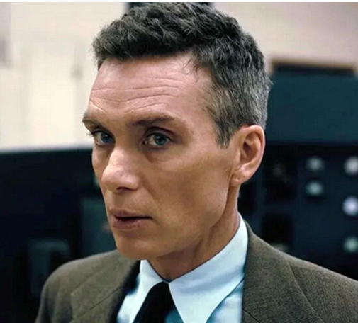 dorinileonardo's tweet photo. Completa la trasformazione di Maldini in Cillian Murphy https://t.co/4mj5oC27Bj