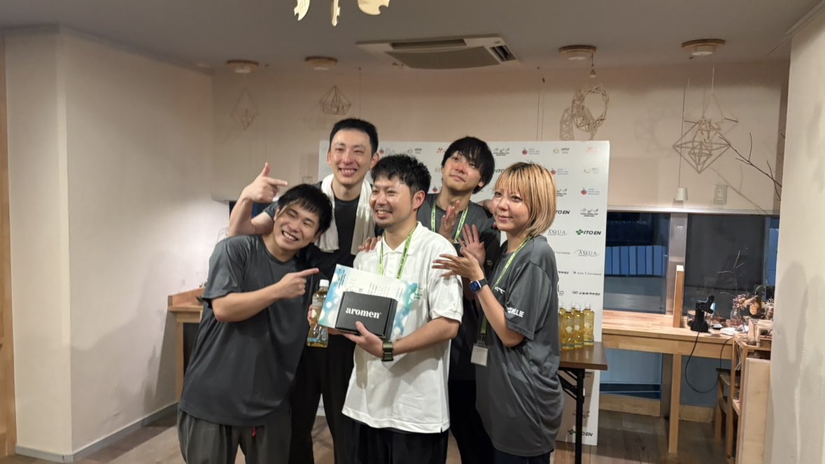 mykv0118's tweet photo. 今回も濃厚濃密な福岡出張。より福岡チームと絆が深まり、最後の夜もついつい明るくなるまで一緒にいました🤣
改めて楽しく働ける環境に感謝。
今後更に福岡店も盛り上がっていく事と思いますのでご期待ください👍
それでは、🐒連れて一旦名古屋に戻ります。
ありがとうございました！また来月！←🤭 https://t.co/26yQSazKUF