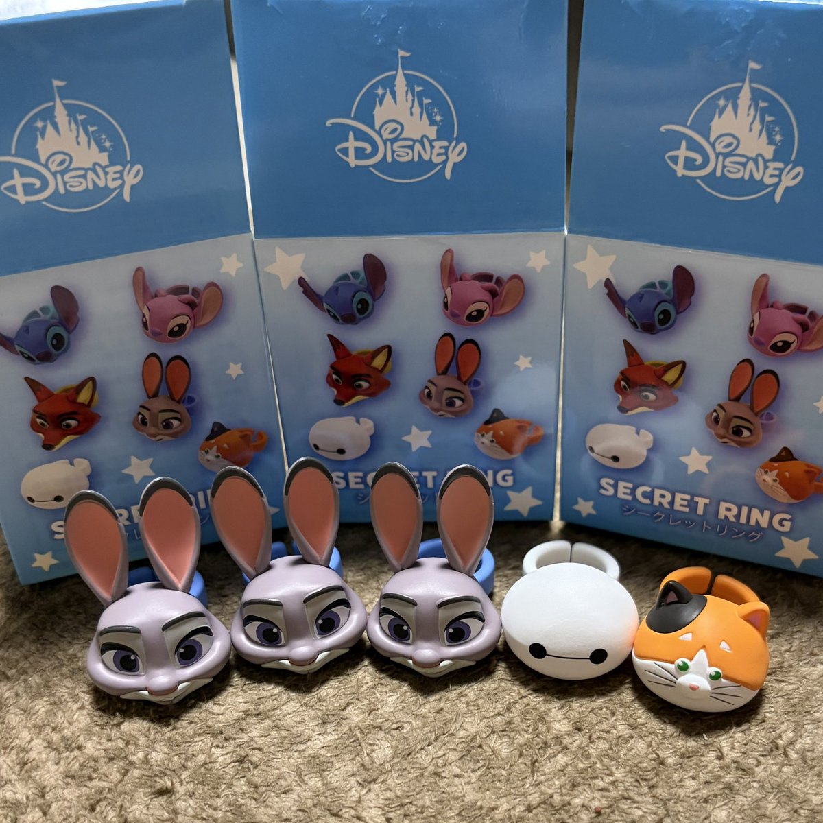 TrhkSuger's tweet photo. 【交換】ディズニーストア　
シークレット リング　vol.3

【譲】ベイマックス.モチ.ジュディ×3

【求】 スティッチ>エンジェル>ニック
または定価+送料

郵送希望です。
お心当たりのある方は
コメントお願いします◎ https://t.co/oyl1crd9pV
