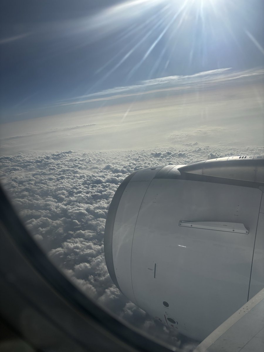 Romeo_B0's tweet photo. The higher you go, the quieter the world becomes. https://t.co/RUXtKLTQQu