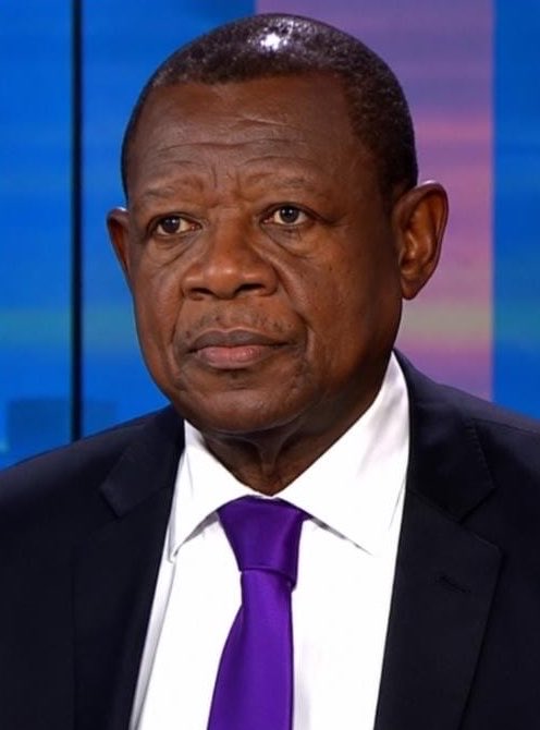 eliaslokeso33's tweet photo. 🚨 URGENT 
France : Après sa démission au poste de SGA du parti politique CCU de Lambert Mende et après avoir qualifié l’homme qui a été manipulé par Kabila d’un opportuniste, @AlfredMote1 , ancien Dircab de Mende lance son mouvement politique « Le Renouveau » depuis Paris.

À bientôt pour plus de détails…
