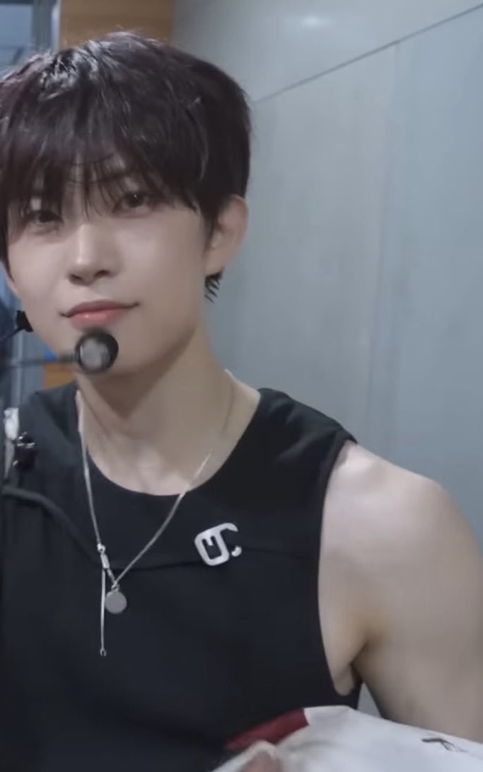 김건우 근육 (gw muscles) tweet media