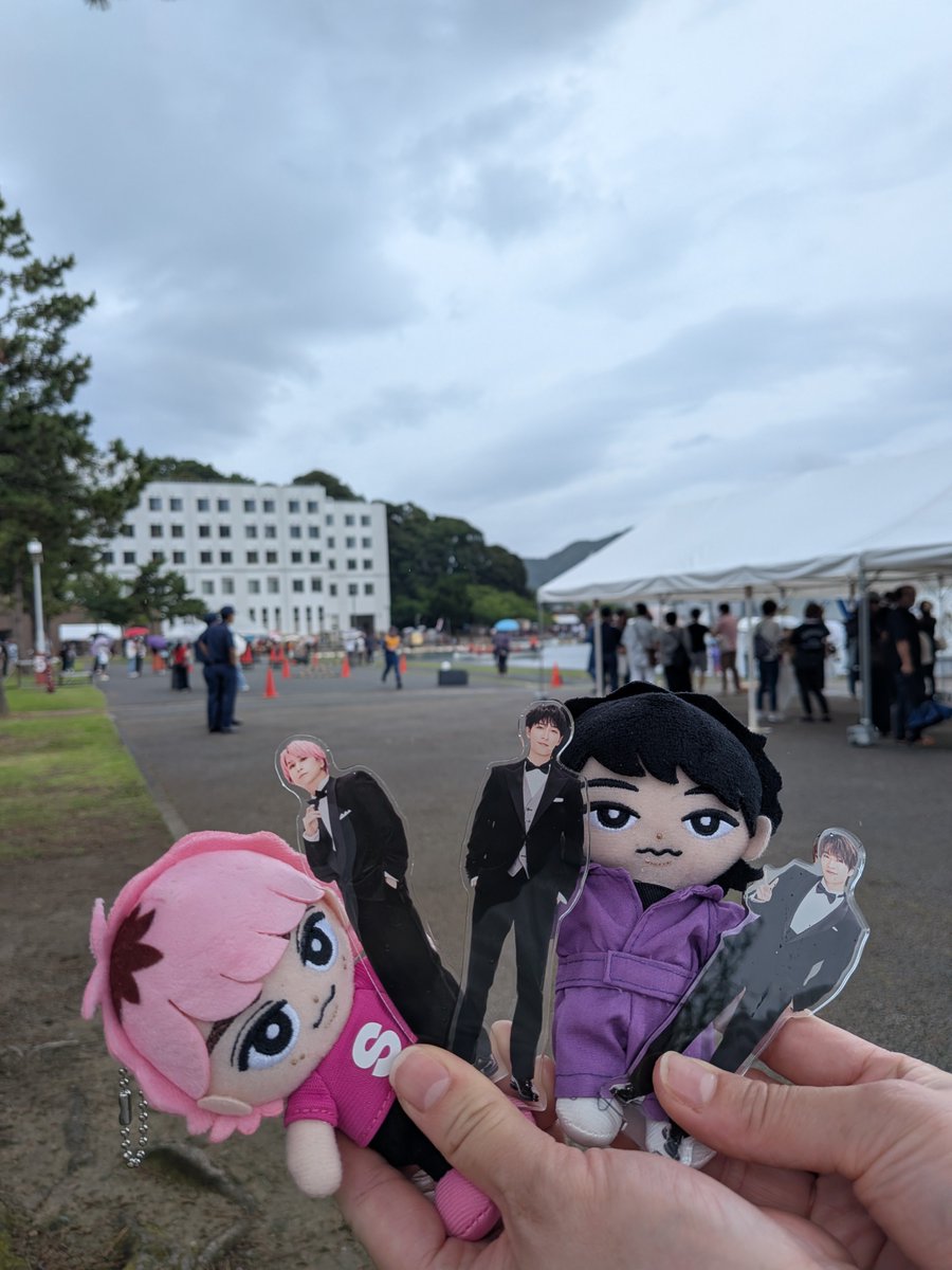 napi99485258777's tweet photo. 家族は海で泳いでて暇だから、佐久間担のお友達と先月さっくんのお誕生日に行った聖地巡礼の写真を載せとく🤗
・しょっぴーがそれスノでしごかれてた海上保安学校💙
・さっくんが朗読劇のとき食べたお店🩷
・それスノのスタジオでクイズに正解したすの達が食べた唐揚げと天津飯⛄️ https://t.co/72MRNskBCY