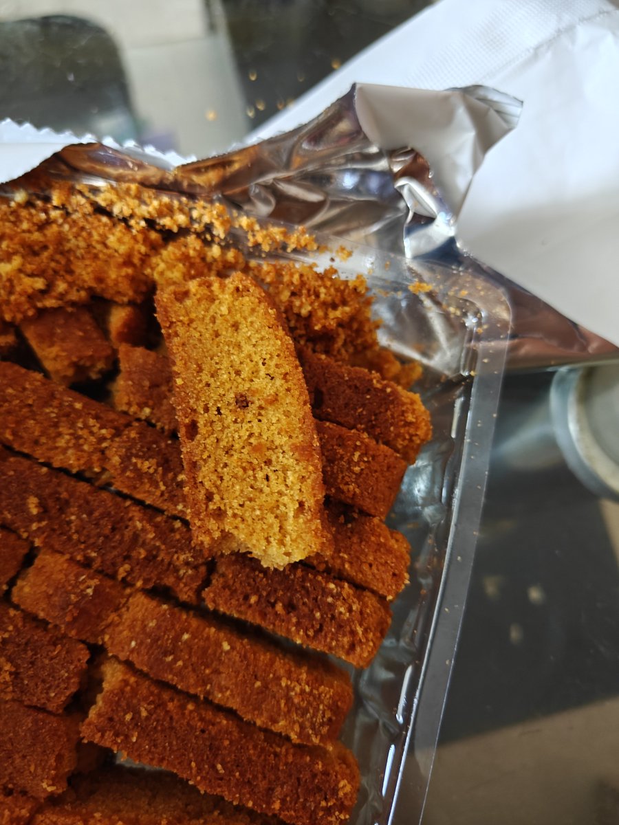 vbajaj55's tweet photo. This Swiggy biscuits and rusk are delivered broken i want full refund immediately @Swiggy https://t.co/UjeNphQ8Oe