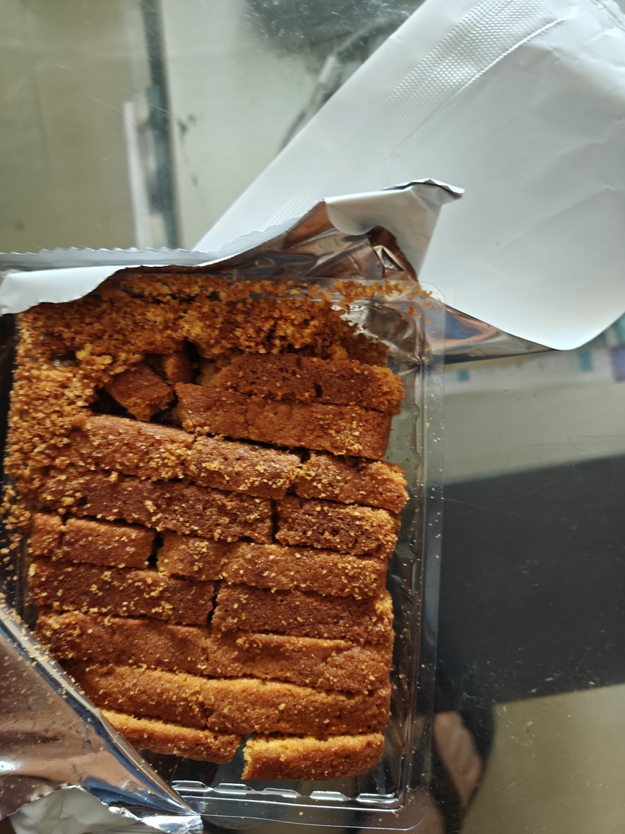 vbajaj55's tweet photo. This Swiggy biscuits and rusk are delivered broken i want full refund immediately @Swiggy https://t.co/UjeNphQ8Oe