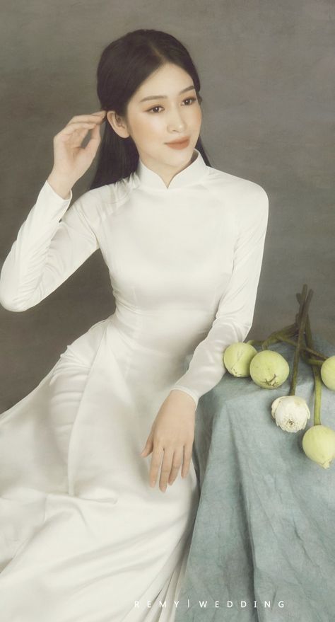 Jeachenry's tweet photo. A serene, timeless look in a white Ao Daielegance in simplicity for the perfect wedding moment
YYP https://t.co/DysM34toQh