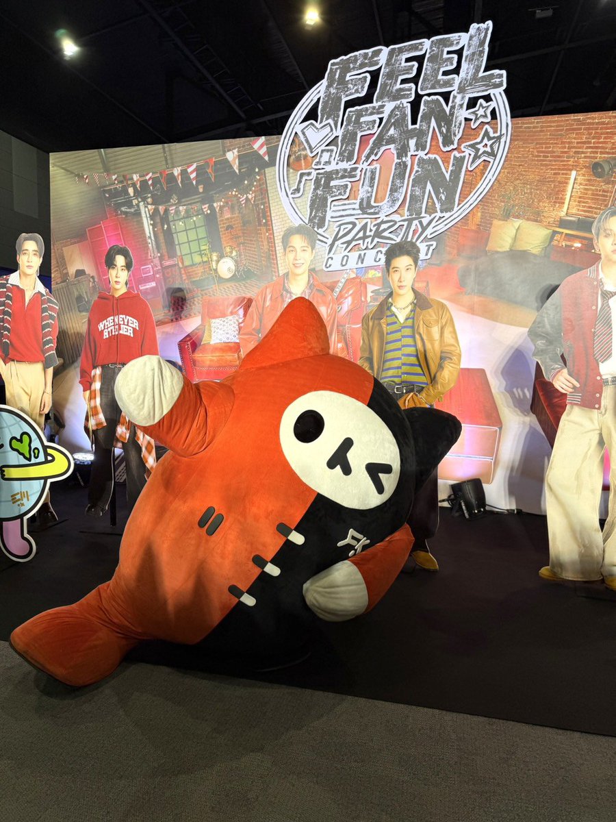 yuzu_mumu_gmmtv's tweet photo. มุไม่หยักหั้ยปาตี้วันสุดท้ายเลยเมี๊ยววว 
#YUZUMUMU #FFFPartyConcert2026D2 https://t.co/jEKjDERK7Q