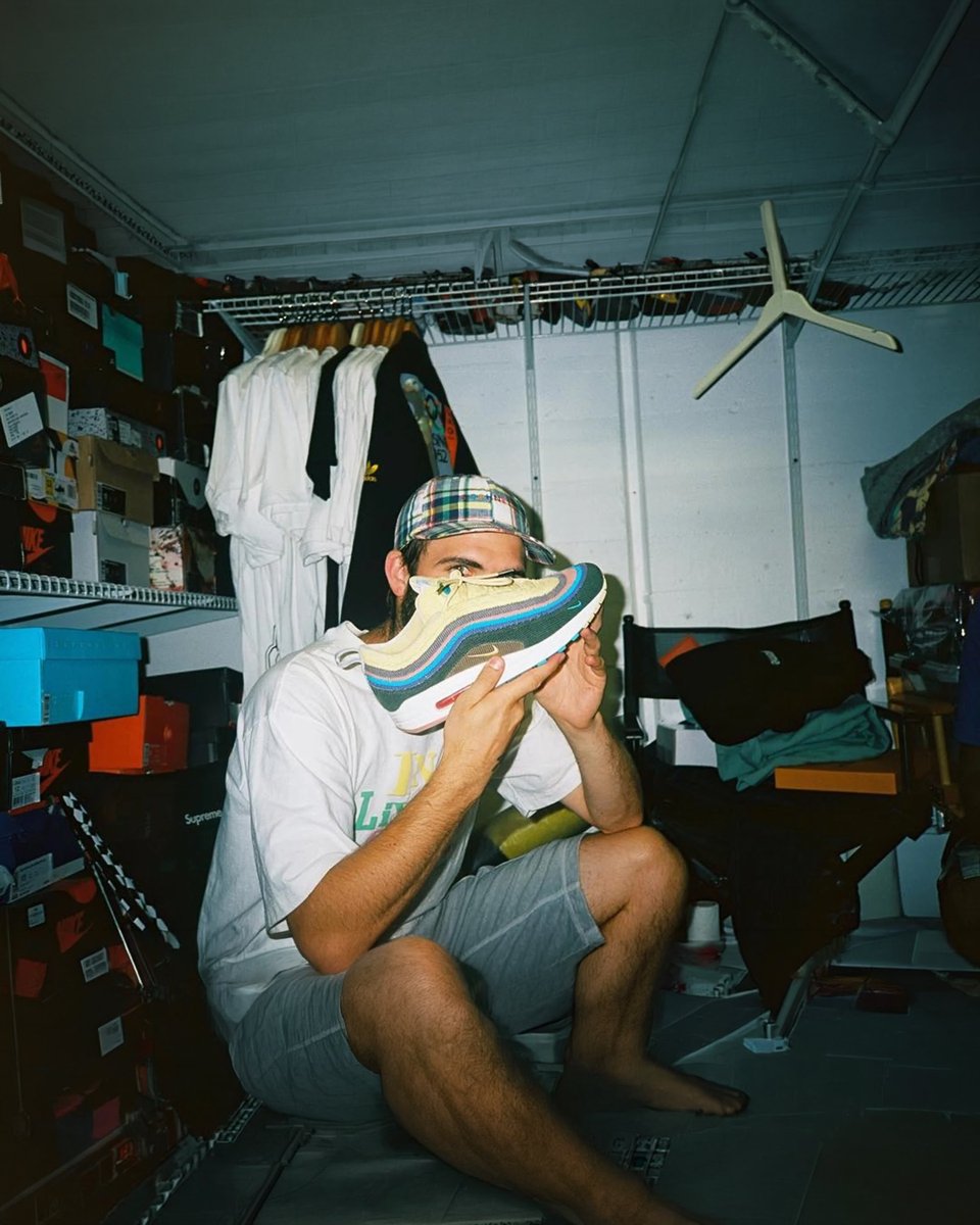AstroMagazine_'s tweet photo. La légendaire Air Max 1 /97 de Sean Wotherspoon fair son grand retour chez Nike en 2027 à l’occasion du programme Doernbecher

Le programme Nike Doernbecher Freestyle permet chaque année à des enfants patients de l’hôpital Doernbecher de créer leur propre paire Nike, dont les ventes servent à financer l’hôpital 🇺🇸