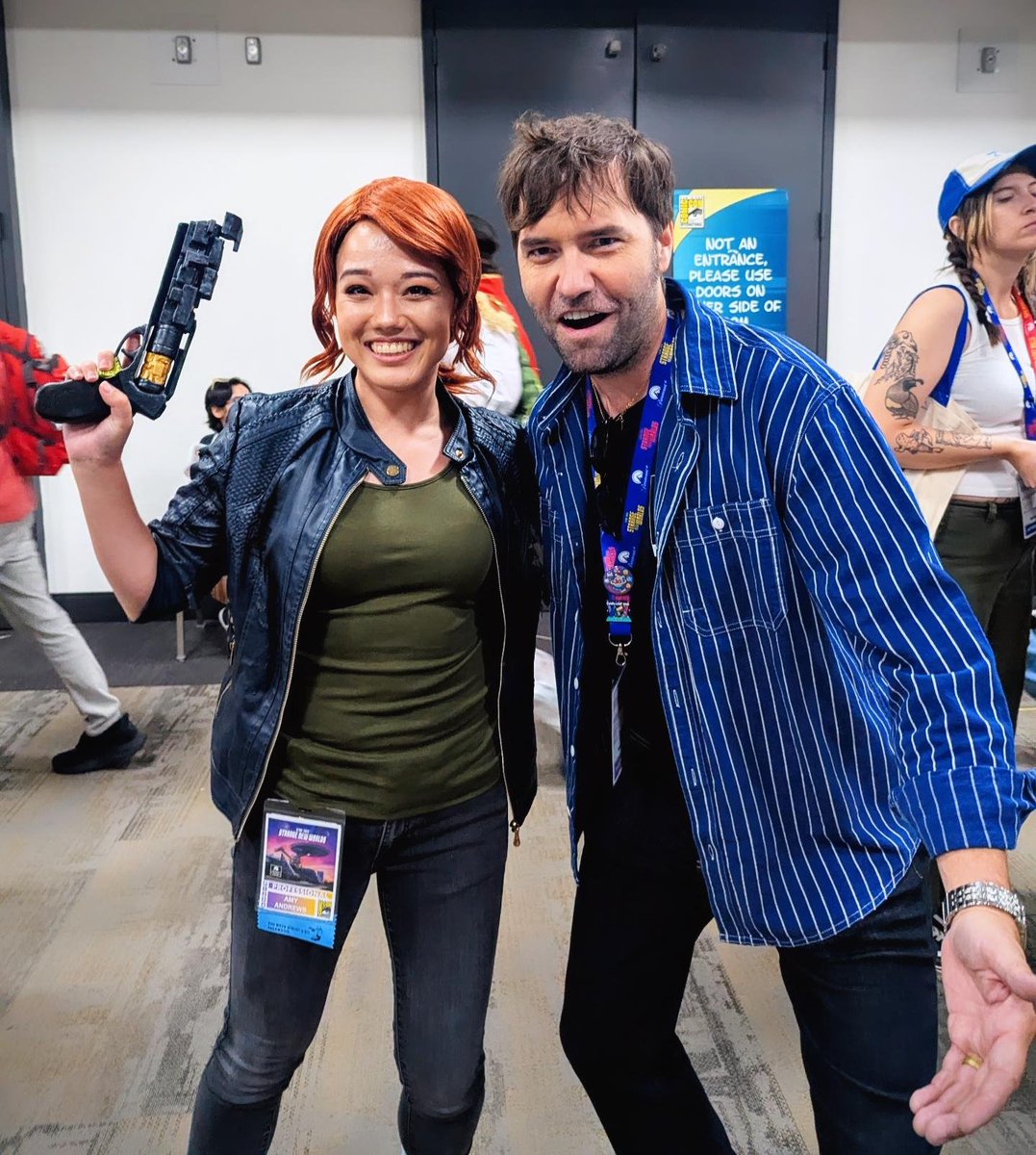 theintersect629's tweet photo. After the panel, they had a chill Meet &amp; Greet outside the room 🥹💕 Everyone was so so so sweet and kind and so grateful to everyone for sitting in on the panel. I'm going to cherish this core memory forever! 💗 #controlresonant #controlremedy https://t.co/rAOZePQobn